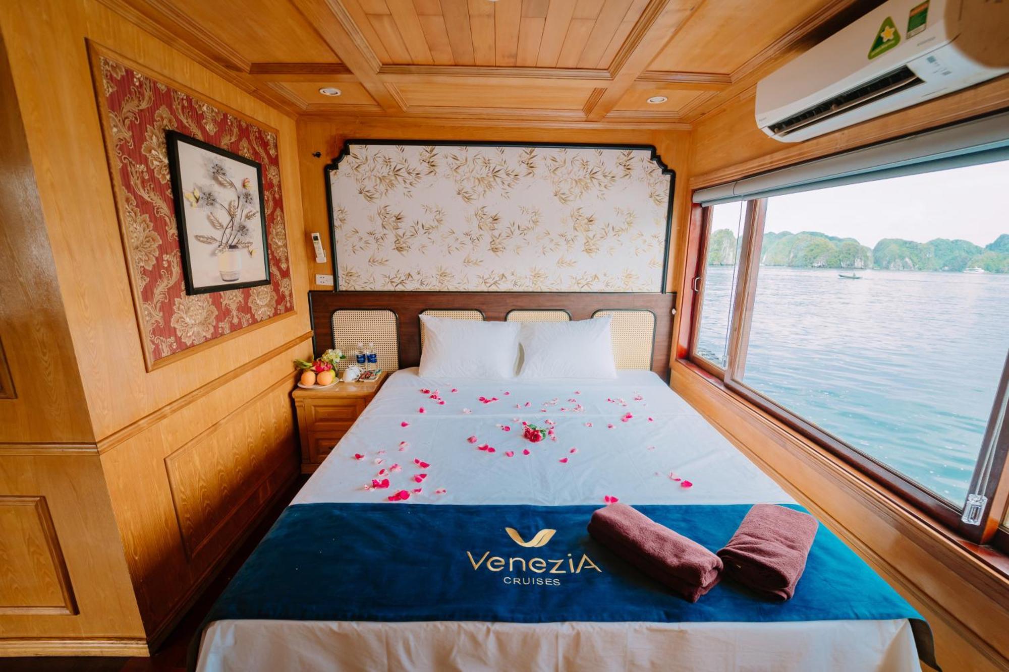 Venezia Cruises Hotel ฮาลอง ภายนอก รูปภาพ
